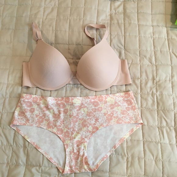 BRA AND PANTS SET - Picture 1 of 8